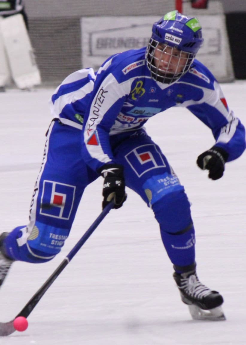 Bandy IFK Vänersborg Adam Herou Löf Foto: Elliot Ohlén/Sveriges Radio