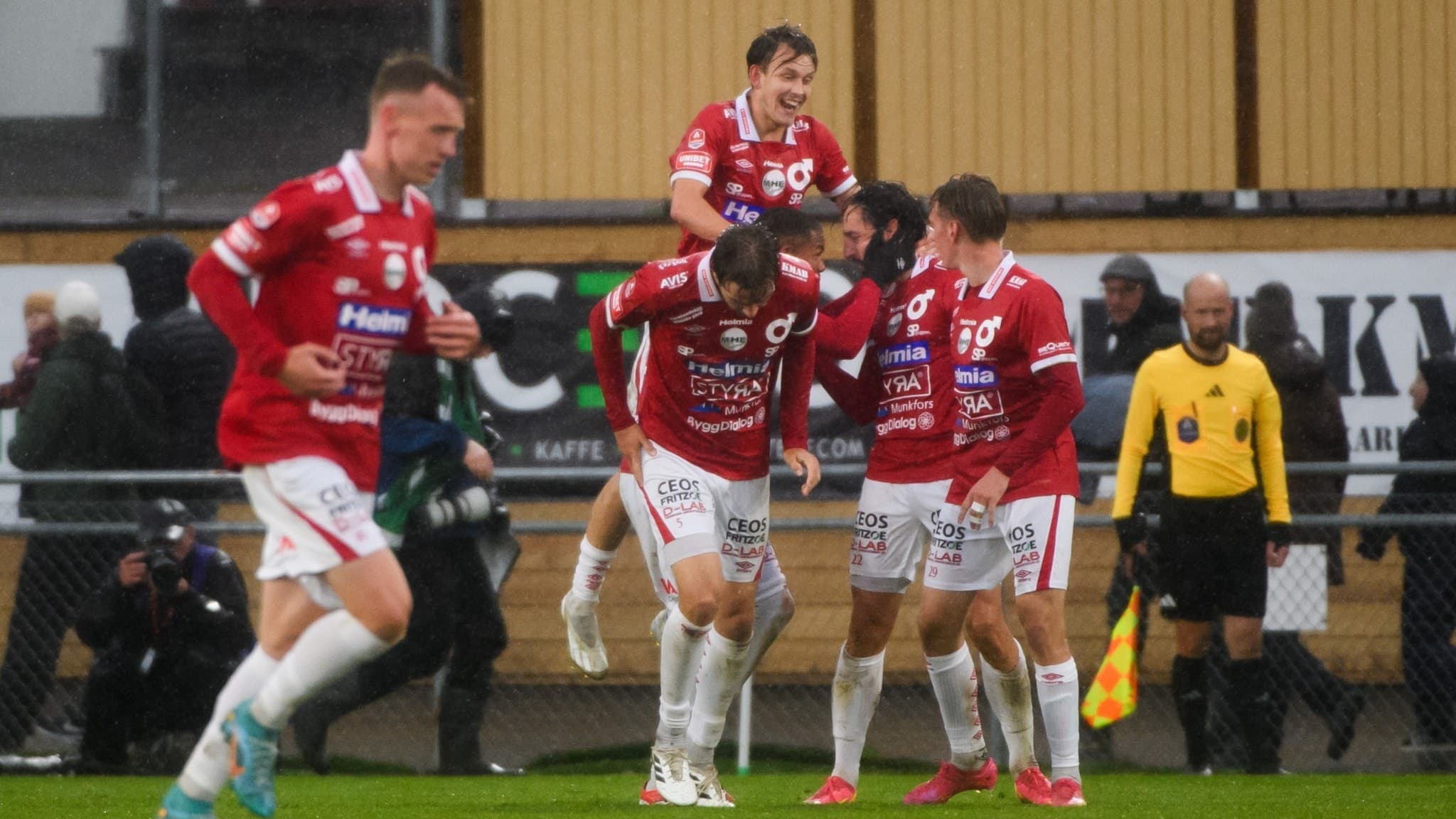 Dijan Vukojevic firas av sina lagkamrater i Degerfors IF.