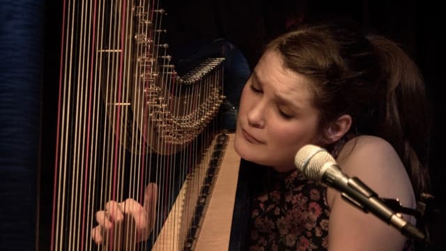 Harpisten Stina Hellberg Agback.