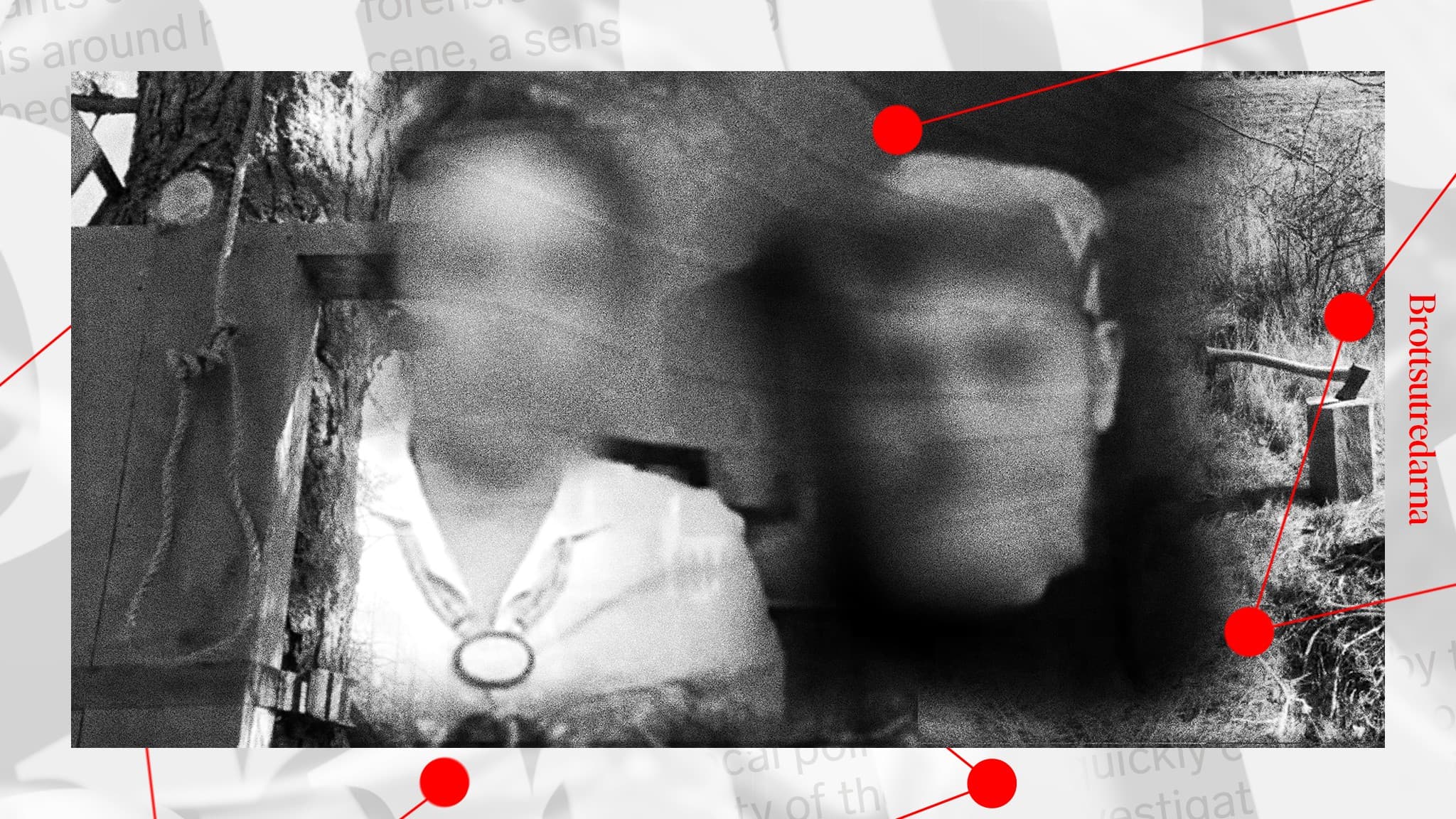 Två suddiga svartvita ansikten. Till vänster om dem en repsnara, till höger en yxa i en stubbe.